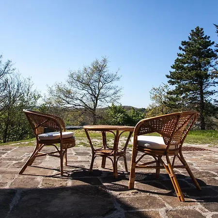 Casale Belvedere Con Piscina Nel Bosco Hotel apartamentowy *