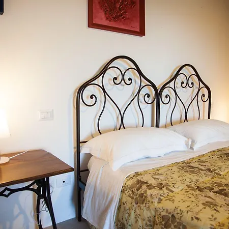 Apart Otel Casale Belvedere Con Piscina Nel Bosco *